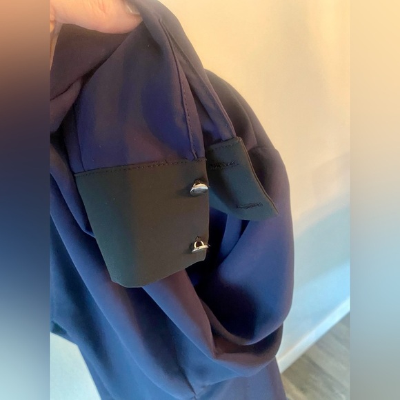 Banana Republic Cut Out Blouse | Blue & Black | Long Sleeve | NWOT | SZ Large - Picture 6 of 9